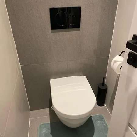 2 Izbovy Apartman Blizko Centra *